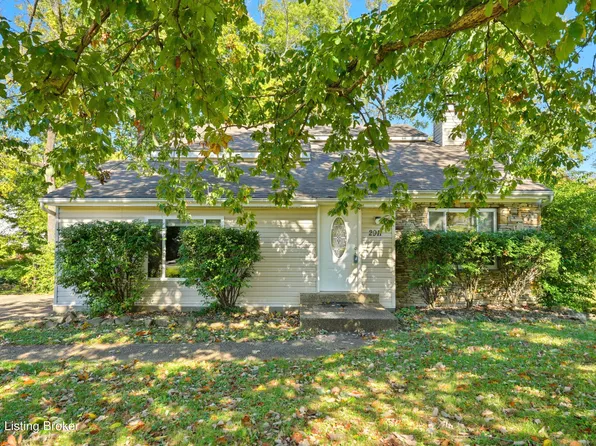 2911 Raven Ct, Louisville, KY 40220