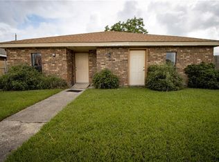 5617 Saint Matthew Cir, Violet, LA 70092