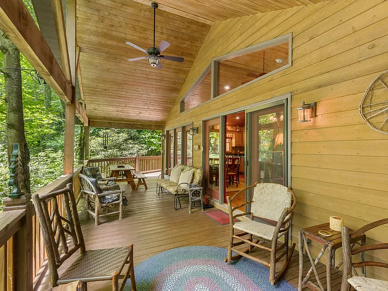 361 Wyanoak Rd — Photo 31