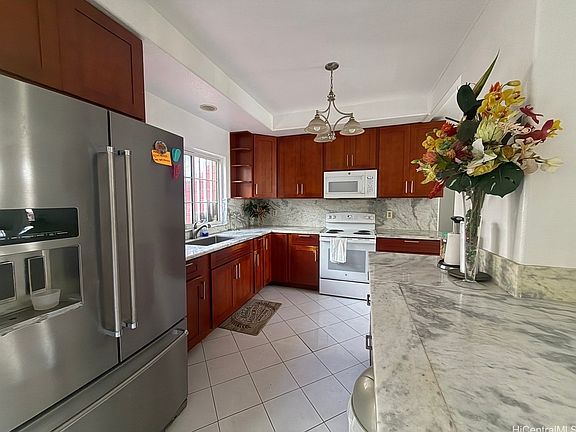 3rd image of 99-446 Hakina St