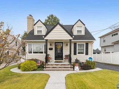 20 Bella Vista Ave, Saddle Brook, NJ, 07663