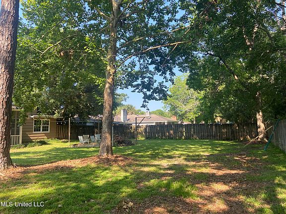 3rd image of 3919 Clifton Ave