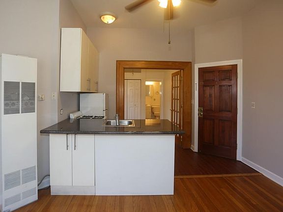 4th image of 4703 N Winchester Ave APT 1F