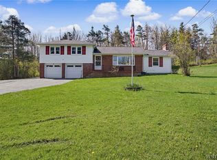 1599 Hubbard Rd, East Aurora, NY 14052