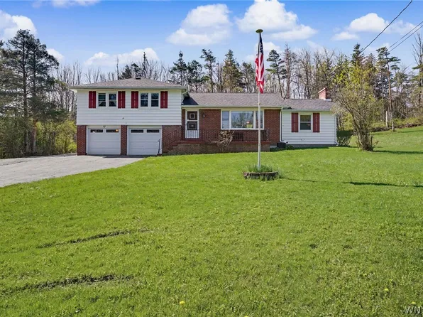 1599 Hubbard Rd, East Aurora, NY 14052