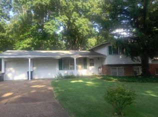 522 Spring Meadows Dr, Ballwin, MO 63011