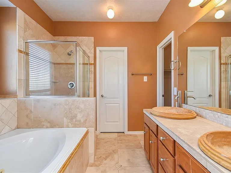 2811 Little Spring Cir — Photo 11