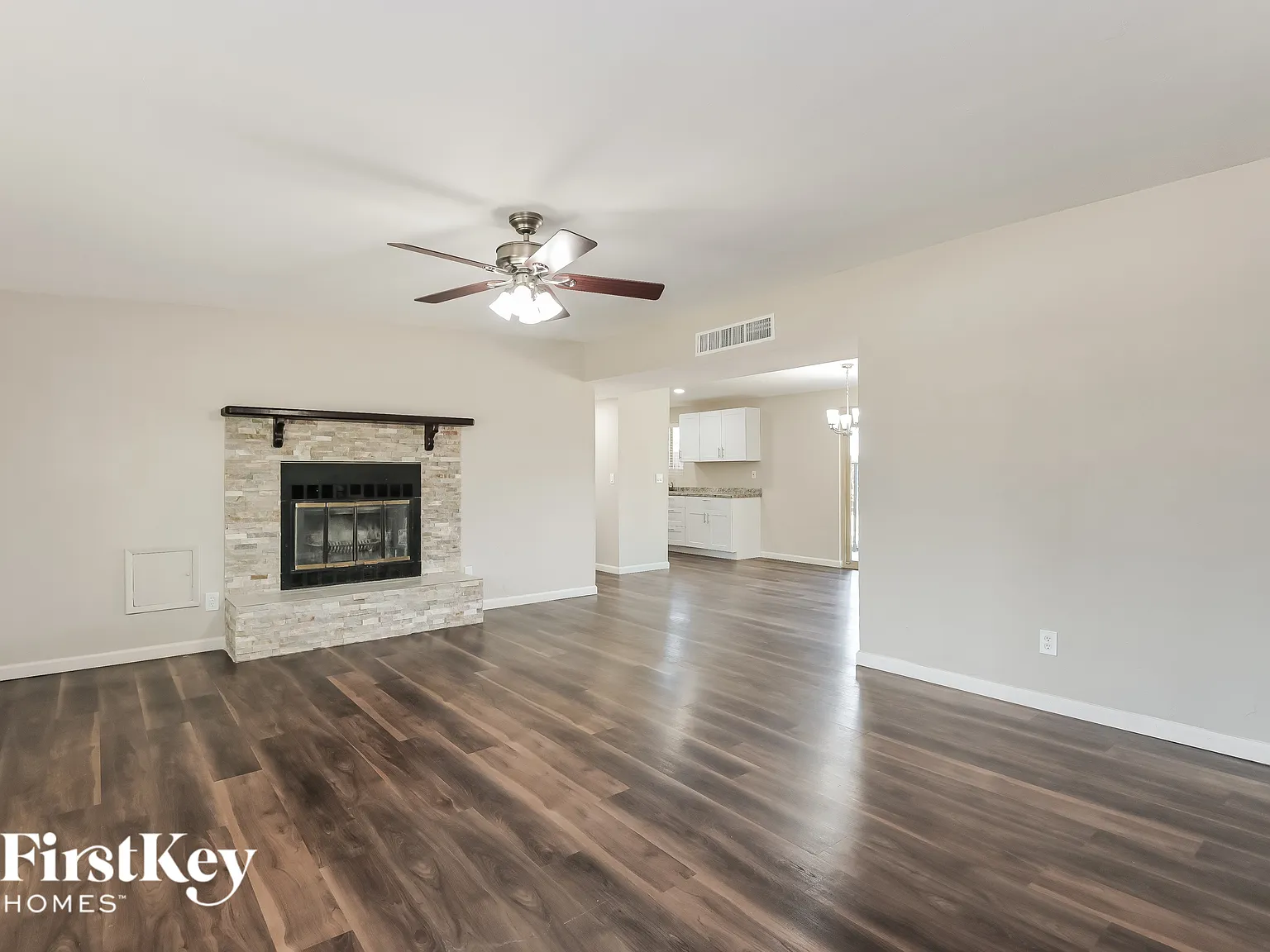 4 bed, 2.0 bath, 1472 sqft, $2,095 — Photo 3