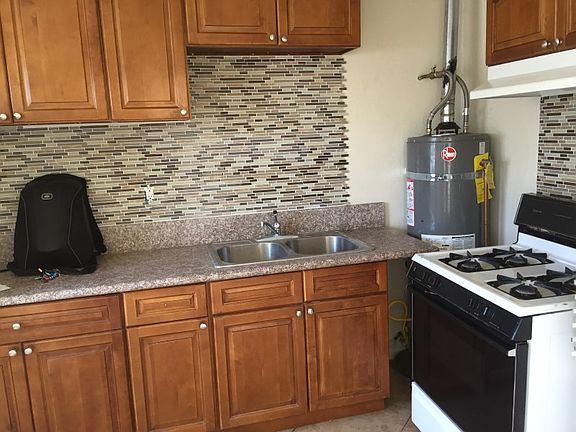 2nd image of 9519 S San Pedro St