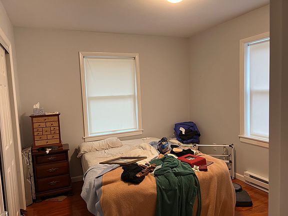 3rd image of 7 Bank St #2