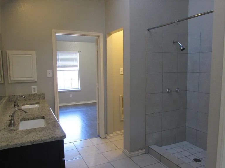 1509 Alamosa Dr — Photo 6