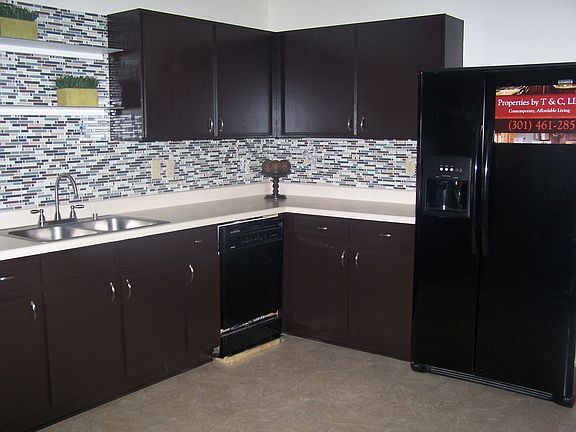 Full size Kenmore Fridge with Icemaker and water dispenser