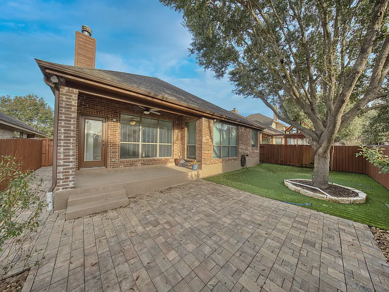 7630 Culebra Valley — Photo 22