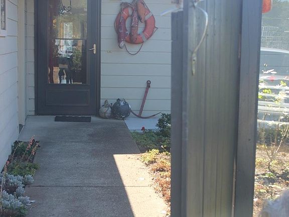 3rd image of 1151 SE Harbor Crescent Dr
