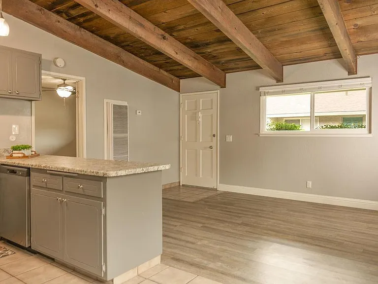 Chico Villa East Apartments — Photo 8