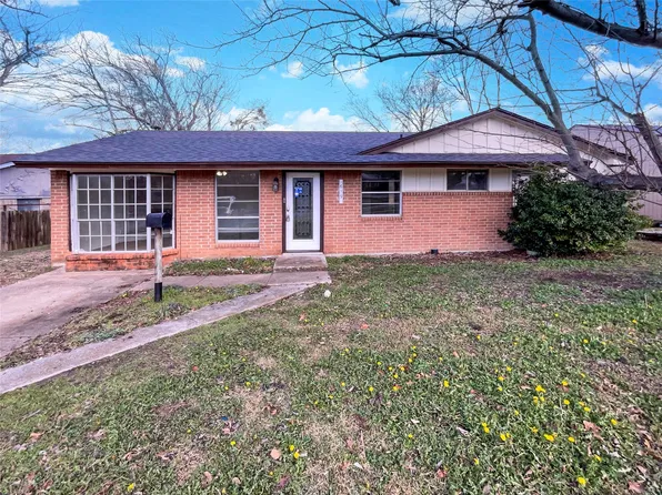 619 Holly Ln, Duncanville, TX 75116