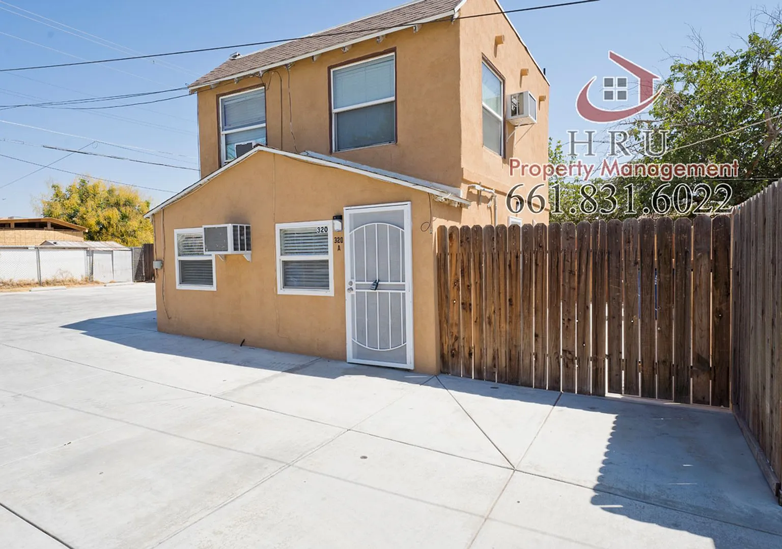 318 Highland Dr — Photo 1
