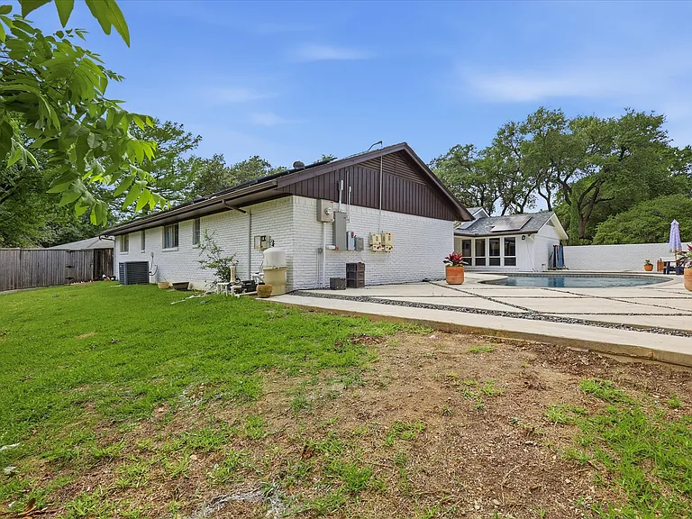 14840 Knollview Dr — Photo 49