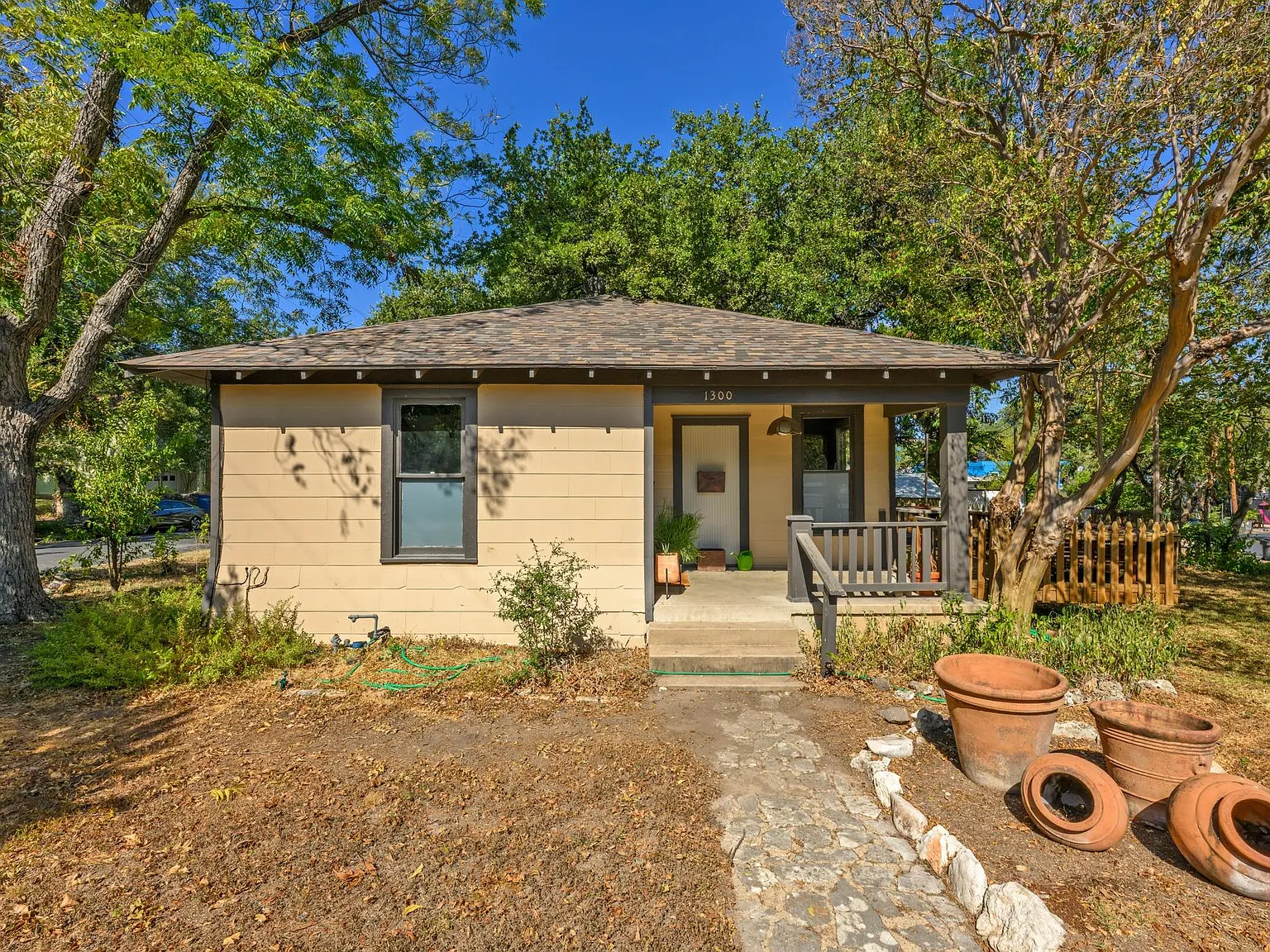 2 bed, 1.0 bath, 748 sqft, $3,500 — Photo 1