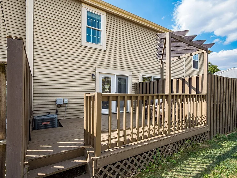 4945 Singleton Dr #13C — Photo 9