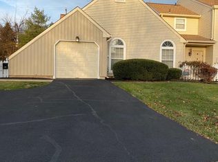 1819 Hennessy Dr, Southampton, PA 18966