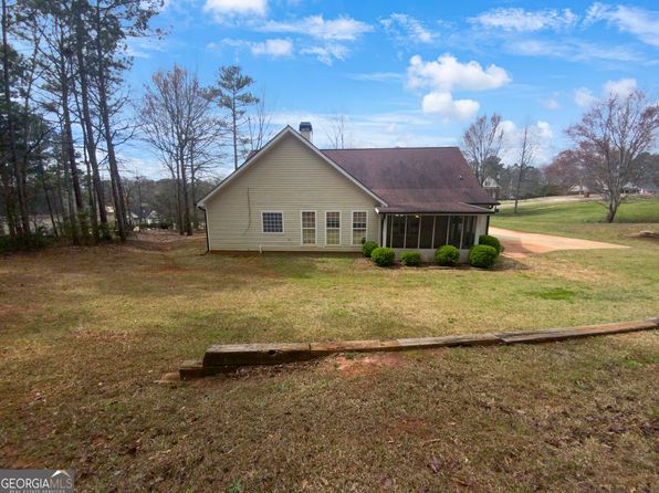 303 Park Chase Ct, Griffin, GA 30224