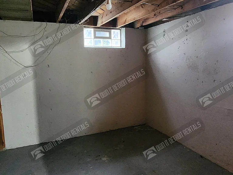 18492 Gilchrist St — Photo 25