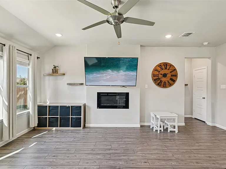 312 Scenic Point Dr — Photo 6