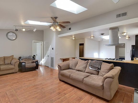 2nd image of 317 Ainsley Ave