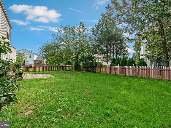 4th image of 1923 Cannon Ridge Dr