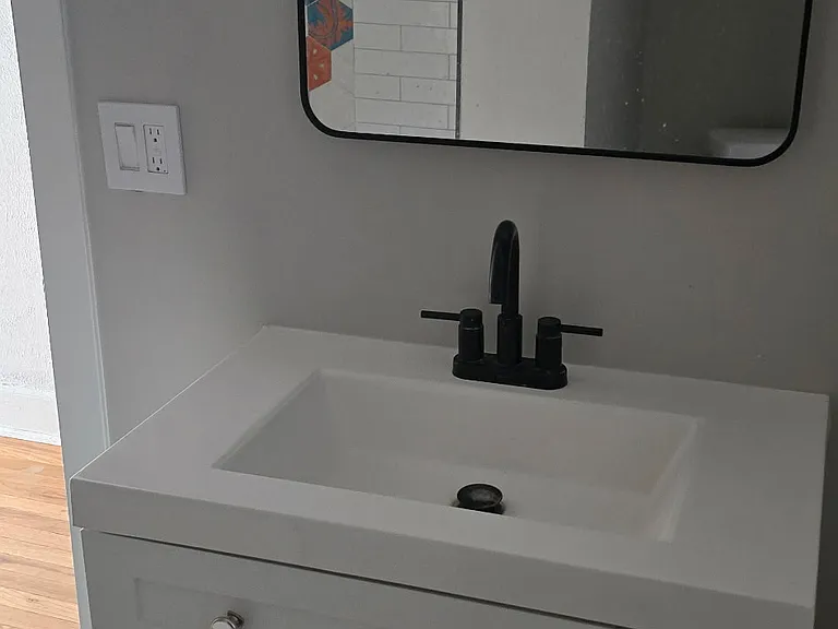 905 E 200 S #7 — Photo 3