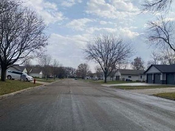 Exterior Neighborhood (street photo)