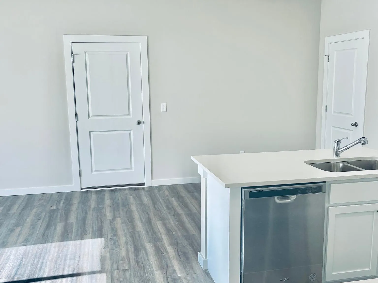 1613 E Redstem Ct — Photo 3