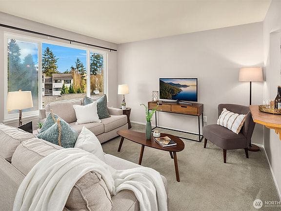 4th image of 20301 19th Avenue NE #721