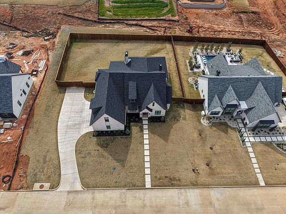 3rd image of 205 Shortleaf Ln