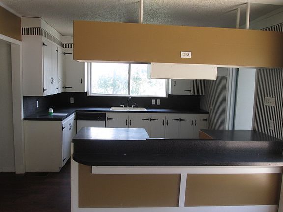 5th image of 6986 Shamrock Dr