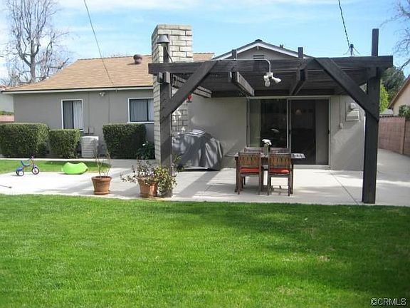 4th image of 9819 Langdon Ave