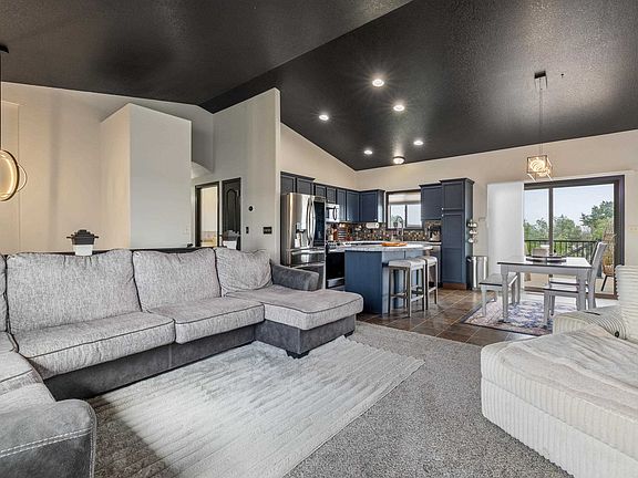 4th image of 348 Edelweiss Ln