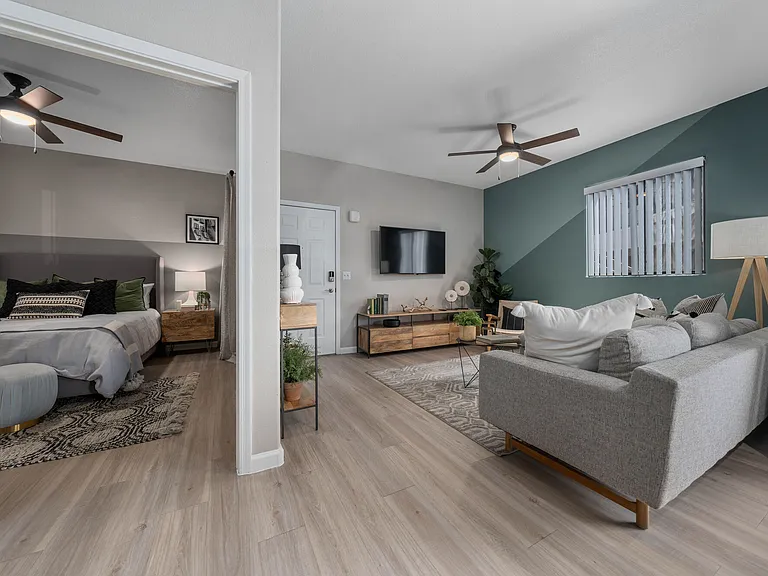 Palm Court Apartments — Photo 6