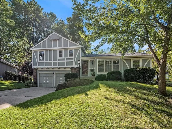 10017 W 68th St, Merriam, KS 66203