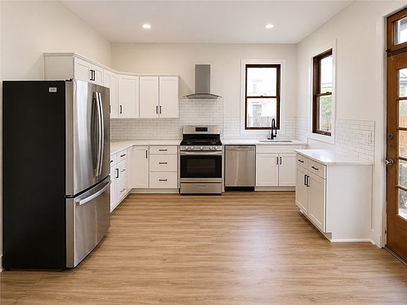 4th image of 212 21st St
