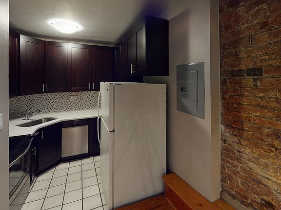 4th image of 327 Kauffman St APT 6