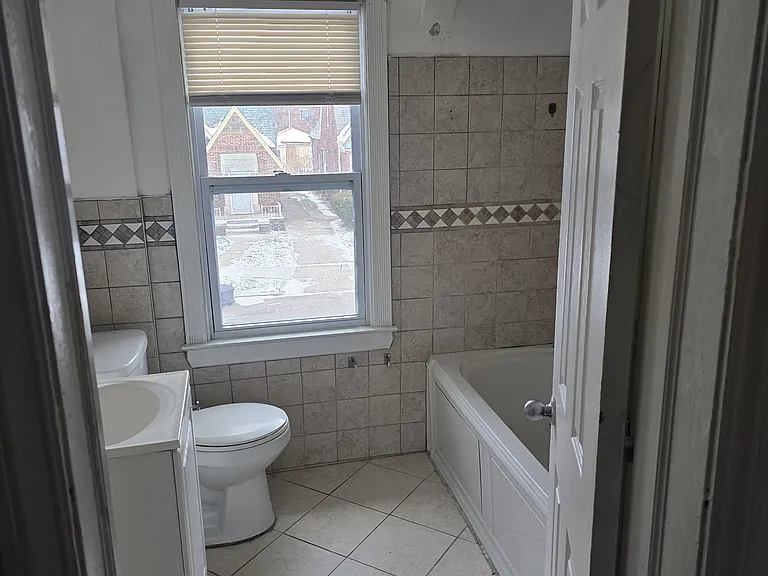 4040 Tyler St — Photo 4