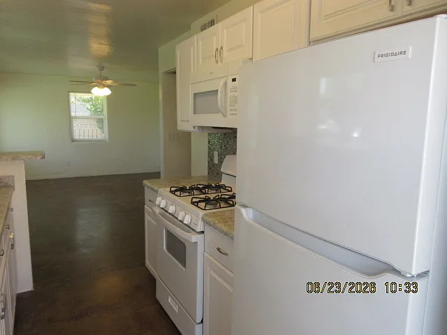 223 W Turney Ave — Photo 7