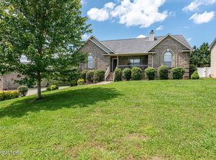421 Woodgate Dr, Maryville, TN 37804