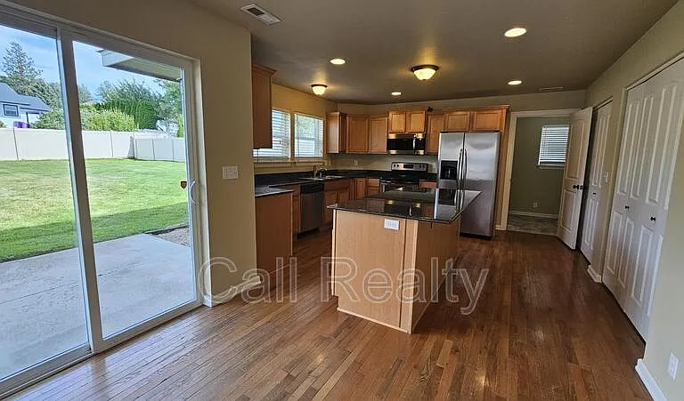 7813 S Parway Ln — Photo 6