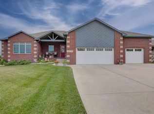 3704 Lakeshore Dr, Winfield, KS 67156