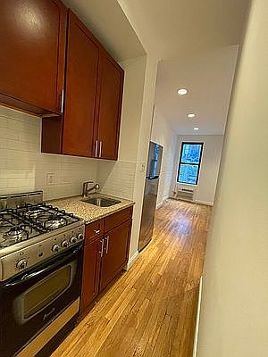2nd image of 430 E 87th St APT 3B