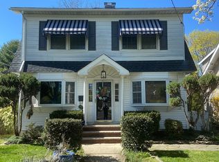 421 River Rd, Fair Haven, NJ 07704