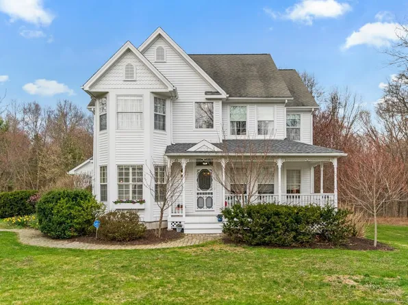 9 Wychwood Lane, Oxford, CT 06478
